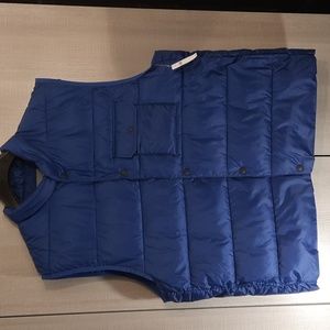 GAP TECH VEST NWT LARGE
